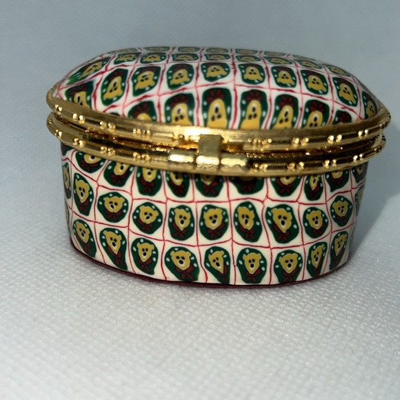 TEDDY BEAR VINTAGE TRINKET HINGED BOX WITH GARNET / BURGUNDY RED VELVET LINING - Picture 5 of 12